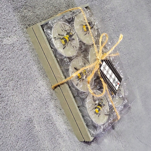 NWT Votive Candle Set 🐝 - Picture 4 of 6